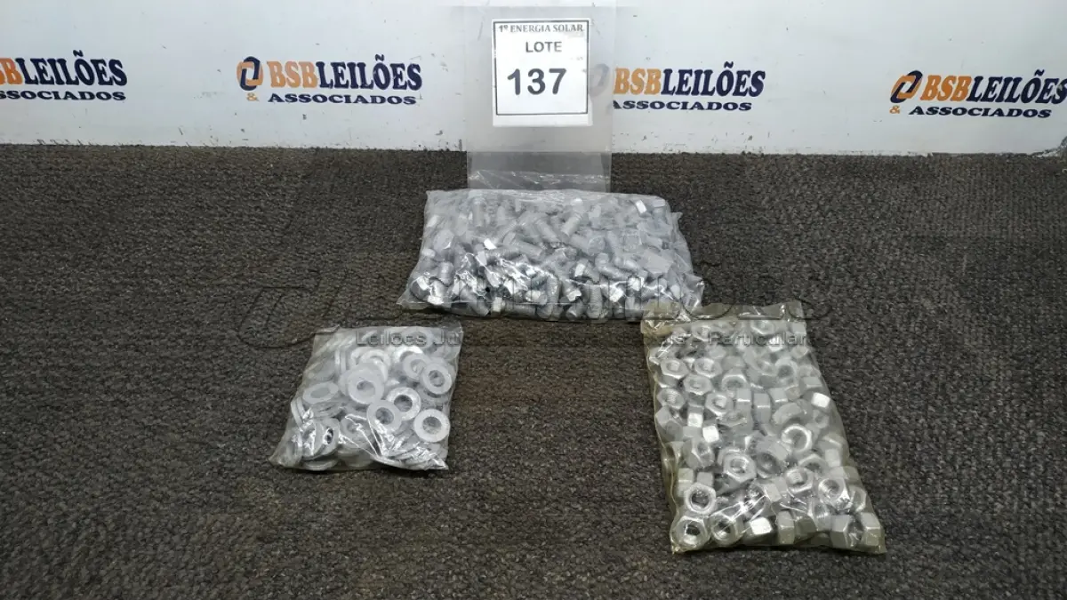 LOTE 137 - 01 CAIXA COM KIT FIXADOR ½. (NO ESTADO) ATENÇÃO! FAZER A VISITAÇÃO ANTES DE ARREMATAR, NÃO SABEMOS SE FUNCIONA, LEILÃO NÃO TEM GARANTIA E NEM DEVOLUÇÃO, SUJEITO A POSSÍVEIS AVARIAS VISÍVEIS/OCULTAS E/OU AUSÊNCIA DE COMPONENTES.