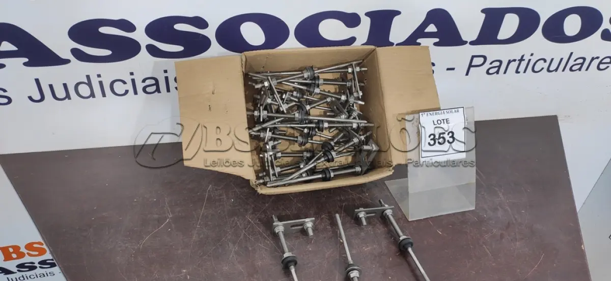 LOTE 353 - 01 CAIXA COM PARAFUSOS DE FIXAÇÃO METÁLICO M10 X 250MM AÇO INOX.  (NO ESTADO) ATENÇÃO! FAZER A VISITAÇÃO ANTES DE ARREMATAR, NÃO SABEMOS SE FUNCIONA, LEILÃO NÃO TEM GARANTIA E NEM DEVOLUÇÃO, SUJEITO A POSSÍVEIS AVARIAS VISÍVEIS/OCULTAS E/OU AUSÊNCIA DE COMPONENTES.