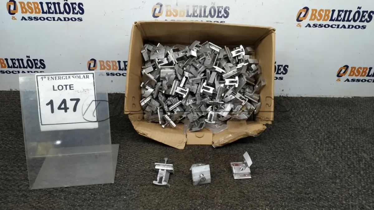 LOTE 147 - 01 CAIXA DE TERMINAL INTERMEDIÁRIO ANTIGO. (NO ESTADO) ATENÇÃO! FAZER A VISITAÇÃO ANTES DE ARREMATAR, NÃO SABEMOS SE FUNCIONA, LEILÃO NÃO TEM GARANTIA E NEM DEVOLUÇÃO, SUJEITO A POSSÍVEIS AVARIAS VISÍVEIS/OCULTAS E/OU AUSÊNCIA DE COMPONENTES.