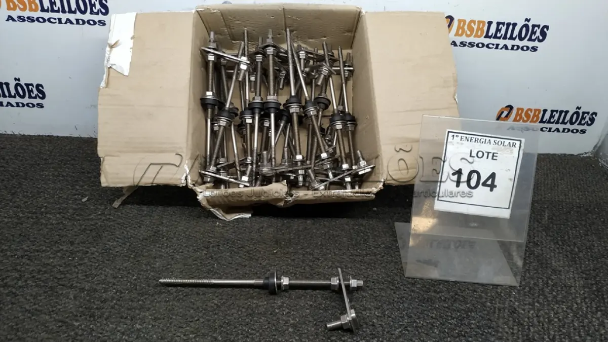 LOTE 104 - 01 CAIXA COM PARAFUSOS DE FIXAÇÃO METÁLICO M10 X 250MM AÇO INOX.  (NO ESTADO) ATENÇÃO! FAZER A VISITAÇÃO ANTES DE ARREMATAR, NÃO SABEMOS SE FUNCIONA, LEILÃO NÃO TEM GARANTIA E NEM DEVOLUÇÃO, SUJEITO A POSSÍVEIS AVARIAS VISÍVEIS/OCULTAS E/OU AUSÊNCIA DE COMPONENTES.