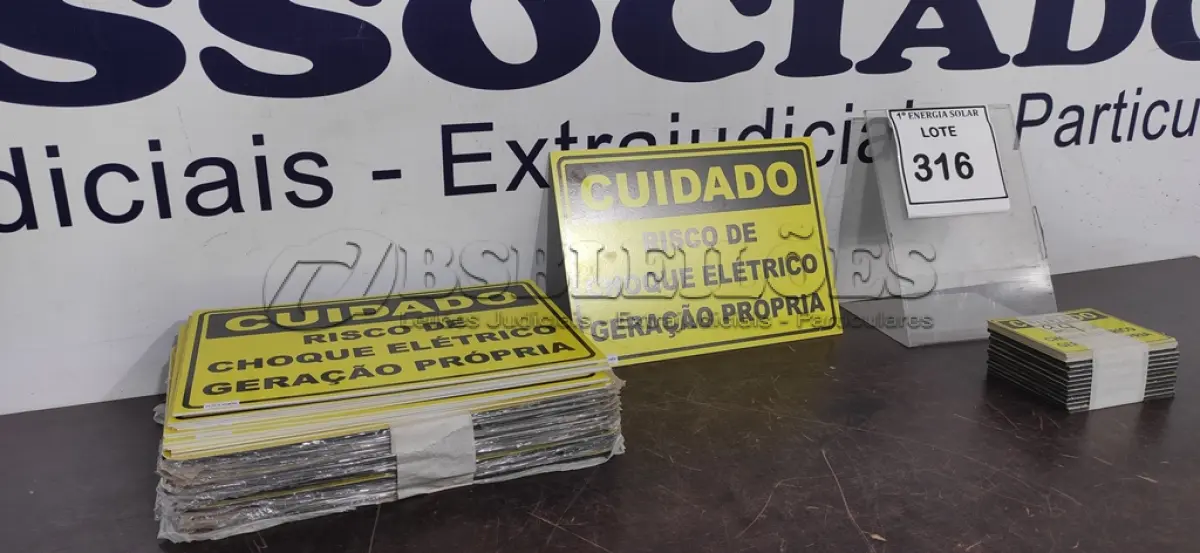 LOTE 316 - 01 LOTE COM PLACAS SINALIZADORAS DE CHOQUE. (NO ESTADO) ATENÇÃO! FAZER A VISITAÇÃO ANTES DE ARREMATAR, NÃO SABEMOS SE FUNCIONA, LEILÃO NÃO TEM GARANTIA E NEM DEVOLUÇÃO, SUJEITO A POSSÍVEIS AVARIAS VISÍVEIS/OCULTAS E/OU AUSÊNCIA DE COMPONENTES.