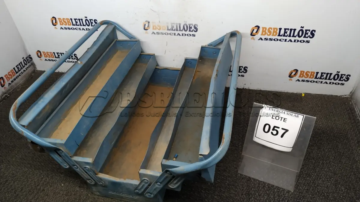 LOTE 057 - 01 CAIXA DE FERRAMENTAS. (NO ESTADO) ATENÇÃO! FAZER A VISITAÇÃO ANTES DE ARREMATAR, NÃO SABEMOS SE FUNCIONA, LEILÃO NÃO TEM GARANTIA E NEM DEVOLUÇÃO, SUJEITO A POSSÍVEIS AVARIAS VISÍVEIS/OCULTAS E/OU AUSÊNCIA DE COMPONENTES.