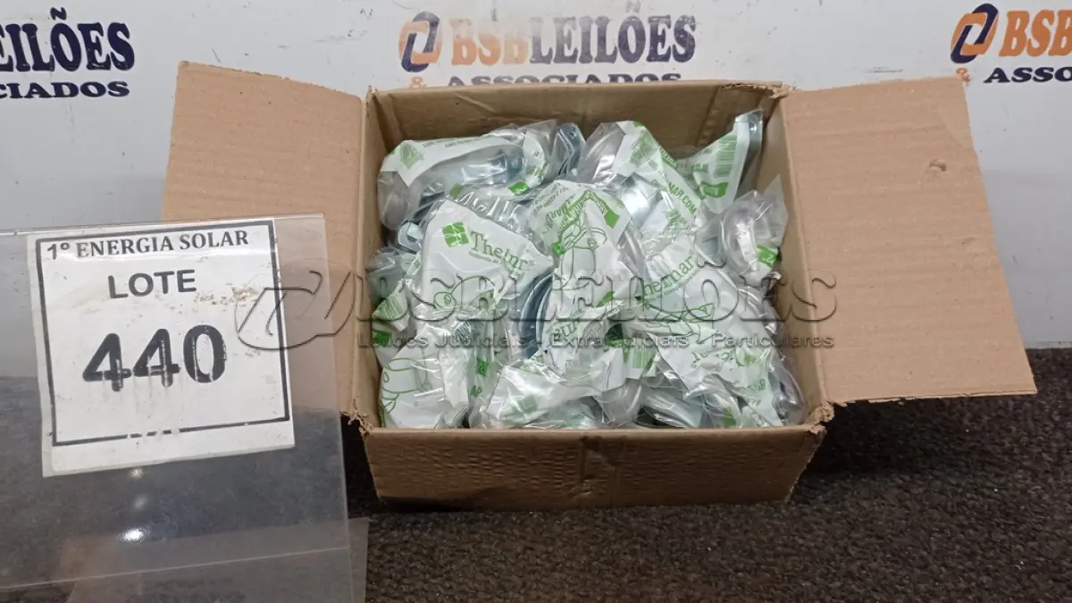 LOTE 440 - 01 CAIXA COM ABRAÇADEIRAS COPO 2” ½. (NO ESTADO) ATENÇÃO! FAZER A VISITAÇÃO ANTES DE ARREMATAR, NÃO SABEMOS SE FUNCIONA, LEILÃO NÃO TEM GARANTIA E NEM DEVOLUÇÃO, SUJEITO A POSSÍVEIS AVARIAS VISÍVEIS/OCULTAS E/OU 