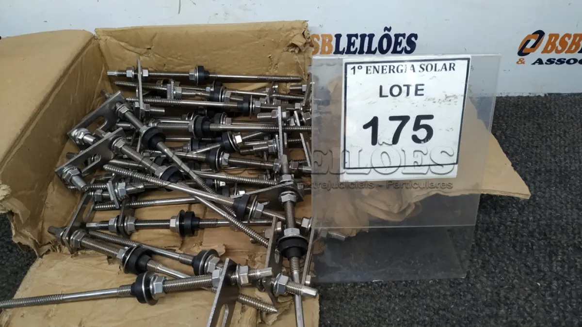 LOTE 175 - 01 CAIXA COM PARAFUSOS DE FIXAÇÃO METÁLICO M10 X 250MM AÇO INOX.   (NO ESTADO) ATENÇÃO! FAZER A VISITAÇÃO ANTES DE ARREMATAR, NÃO SABEMOS SE FUNCIONA, LEILÃO NÃO TEM GARANTIA E NEM DEVOLUÇÃO, SUJEITO A POSSÍVEIS AVARIAS VISÍVEIS/OCULTAS E/OU AUSÊNCIA DE COMPONENTES.