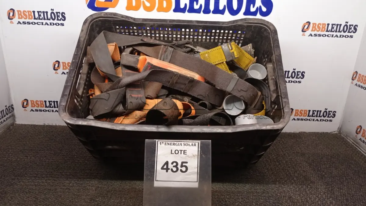 LOTE 435 - 01 LOTE COM CINTO TALABARTES. (NO ESTADO) ATENÇÃO! FAZER A VISITAÇÃO ANTES DE ARREMATAR, NÃO SABEMOS SE FUNCIONA, LEILÃO NÃO TEM GARANTIA E NEM DEVOLUÇÃO, SUJEITO A POSSÍVEIS AVARIAS VISÍVEIS/OCULTAS E/OU 