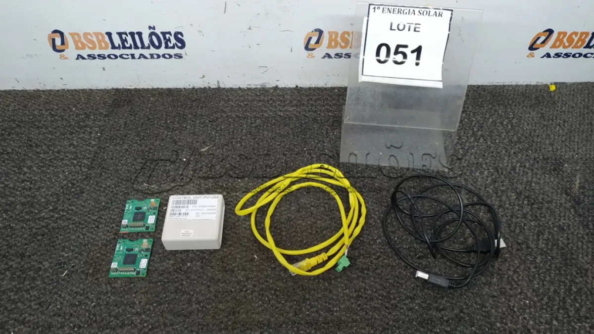 LOTE 051 - 01 CONVERSOR ABB SOLAR PVI-USB RS32-485(NO ESTADO) ATENÇÃO! FAZER A VISITAÇÃO ANTES DE ARREMATAR, NÃO SABEMOS SE FUNCIONA, LEILÃO NÃO TEM GARANTIA E NEM DEVOLUÇÃO, SUJEITO A POSSÍVEIS AVARIAS VISÍVEIS/OCULTAS E/OU AUSÊNCIA DE COMPONENTES.