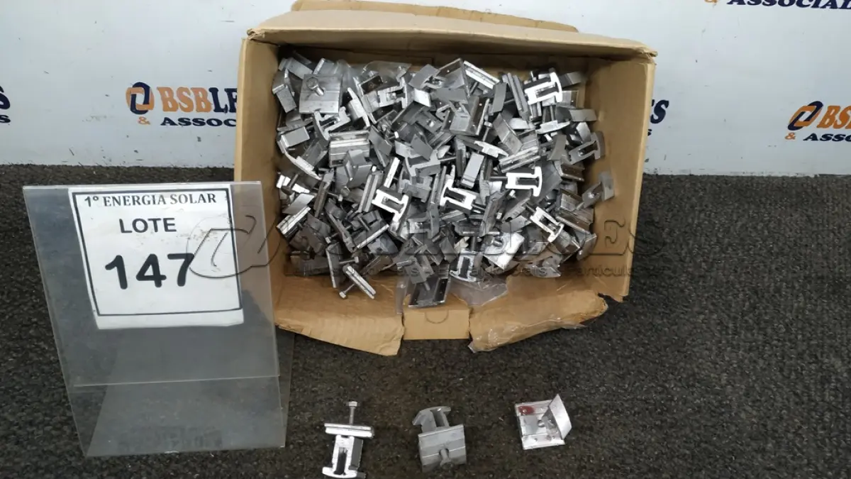 LOTE 147 - 01 CAIXA DE TERMINAL INTERMEDIÁRIO ANTIGO. (NO ESTADO) ATENÇÃO! FAZER A VISITAÇÃO ANTES DE ARREMATAR, NÃO SABEMOS SE FUNCIONA, LEILÃO NÃO TEM GARANTIA E NEM DEVOLUÇÃO, SUJEITO A POSSÍVEIS AVARIAS VISÍVEIS/OCULTAS E/OU AUSÊNCIA DE COMPONENTES.