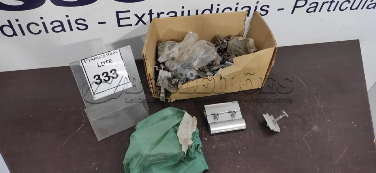LOTE 333 - 01 CAIXA COM TERMINAIS INTERMEDIÁRIOS. (NO ESTADO) ATENÇÃO! FAZER A VISITAÇÃO ANTES DE ARREMATAR, NÃO SABEMOS SE FUNCIONA, LEILÃO NÃO TEM GARANTIA E NEM DEVOLUÇÃO, SUJEITO A POSSÍVEIS AVARIAS VISÍVEIS/OCULTAS E/OU AUSÊNCIA DE COMPONENTES.