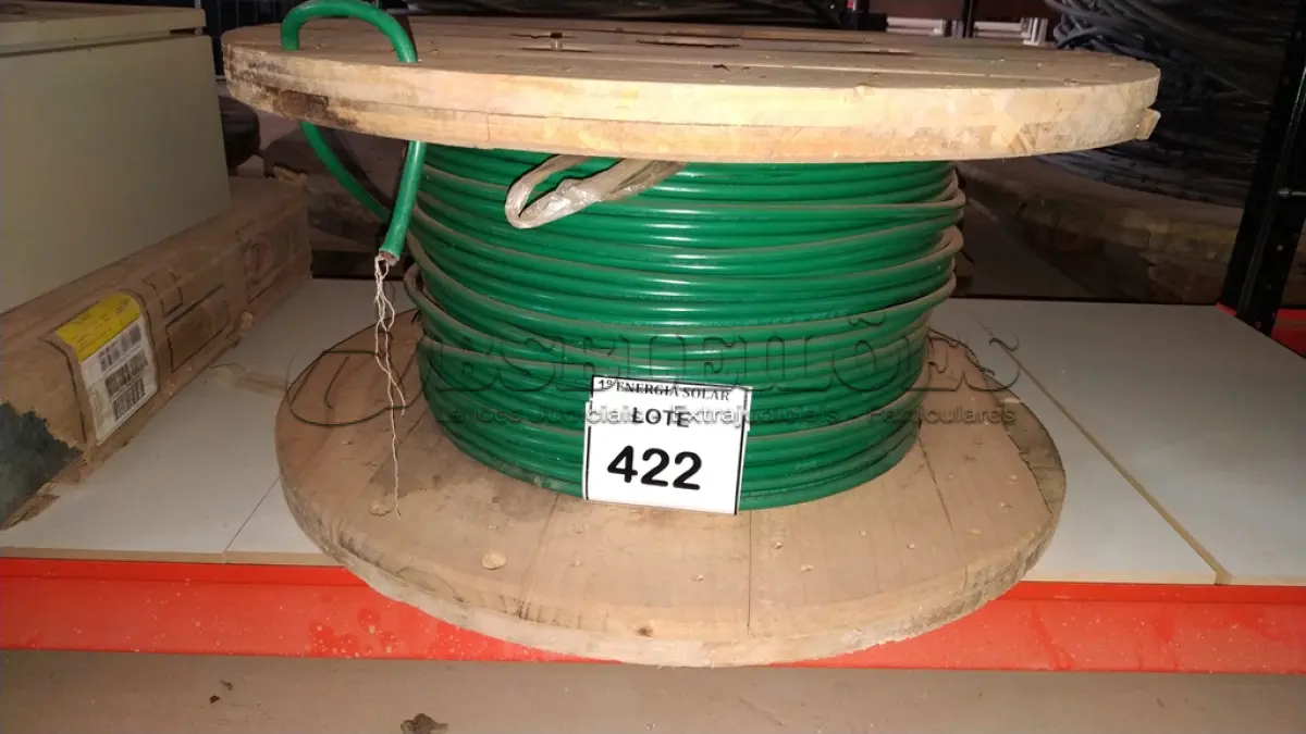 LOTE 422 -  01 CARRETEL DE FIO COM 80M DE FIO 16MM NA COR VERDE. (NO ESTADO) ATENÇÃO! FAZER A VISITAÇÃO ANTES DE ARREMATAR, NÃO SABEMOS SE FUNCIONA, LEILÃO NÃO TEM GARANTIA E NEM DEVOLUÇÃO, SUJEITO A POSSÍVEIS AVARIAS VISÍVEIS/OCULTAS E/OU 