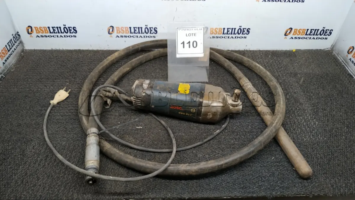 LOTE 110 - 01 MOTOR ELÉTRICO COM MANGOTE VIBRATÓRIO. (NO ESTADO) ATENÇÃO! FAZER A VISITAÇÃO ANTES DE ARREMATAR, NÃO SABEMOS SE FUNCIONA, LEILÃO NÃO TEM GARANTIA E NEM DEVOLUÇÃO, SUJEITO A POSSÍVEIS AVARIAS VISÍVEIS/OCULTAS E/OU AUSÊNCIA DE COMPONENTES.