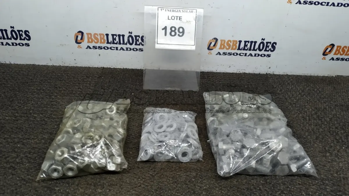 LOTE 189 - 01 CAIXA COM KIT FIXADOR ½. (NO ESTADO) ATENÇÃO! FAZER A VISITAÇÃO ANTES DE ARREMATAR, NÃO SABEMOS SE FUNCIONA, LEILÃO NÃO TEM GARANTIA E NEM DEVOLUÇÃO, SUJEITO A POSSÍVEIS AVARIAS VISÍVEIS/OCULTAS E/OU AUSÊNCIA DE COMPONENTES.