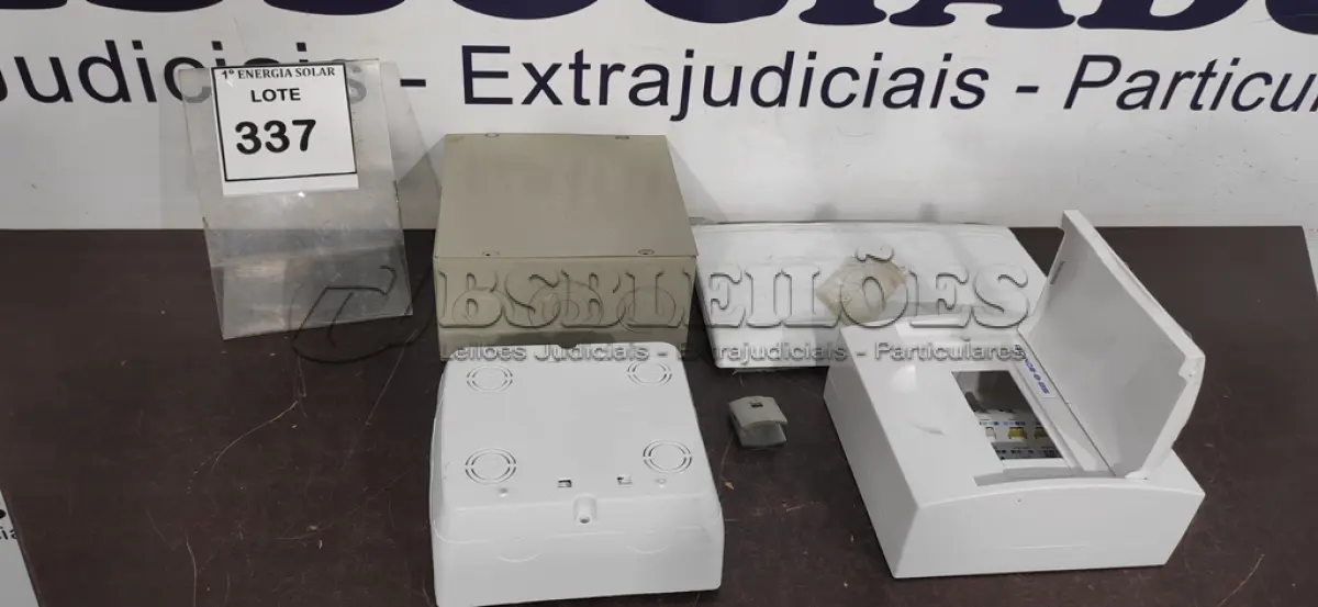 LOTE 337 - 01 LOTE COM CAIXAS DE PASSAGENS. (NO ESTADO) ATENÇÃO! FAZER A VISITAÇÃO ANTES DE ARREMATAR, NÃO SABEMOS SE FUNCIONA, LEILÃO NÃO TEM GARANTIA E NEM DEVOLUÇÃO, SUJEITO A POSSÍVEIS AVARIAS VISÍVEIS/OCULTAS E/OU AUSÊNCIA DE COMPONENTES.
