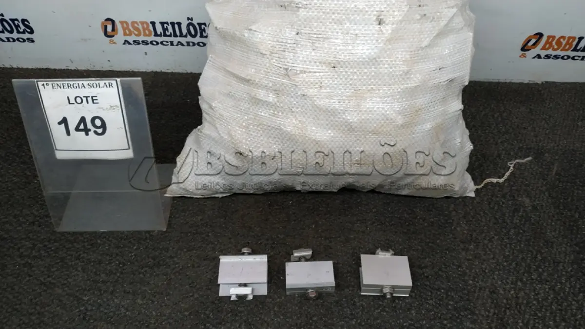 LOTE 149 - 01 SACO COM GRAMPOS FINAL PARA PAINEL. (NO ESTADO) ATENÇÃO! FAZER A VISITAÇÃO ANTES DE ARREMATAR, NÃO SABEMOS SE FUNCIONA, LEILÃO NÃO TEM GARANTIA E NEM DEVOLUÇÃO, SUJEITO A POSSÍVEIS AVARIAS VISÍVEIS/OCULTAS E/OU AUSÊNCIA DE COMPONENTES.