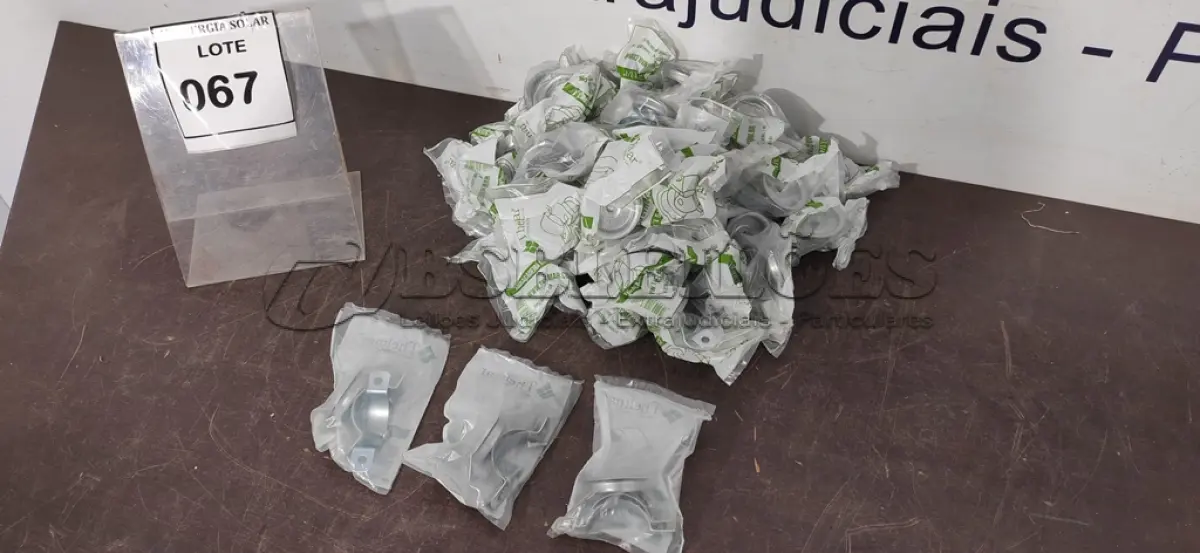 LOTE 067 - 01 CAIXA COM ABRAÇADEIRAS COPO 1 ¼. (NO ESTADO) ATENÇÃO! FAZER A VISITAÇÃO ANTES DE ARREMATAR, NÃO SABEMOS SE FUNCIONA, LEILÃO NÃO TEM GARANTIA E NEM DEVOLUÇÃO, SUJEITO A POSSÍVEIS AVARIAS VISÍVEIS/OCULTAS E/OU AUSÊNCIA DE COMPONENTES.
