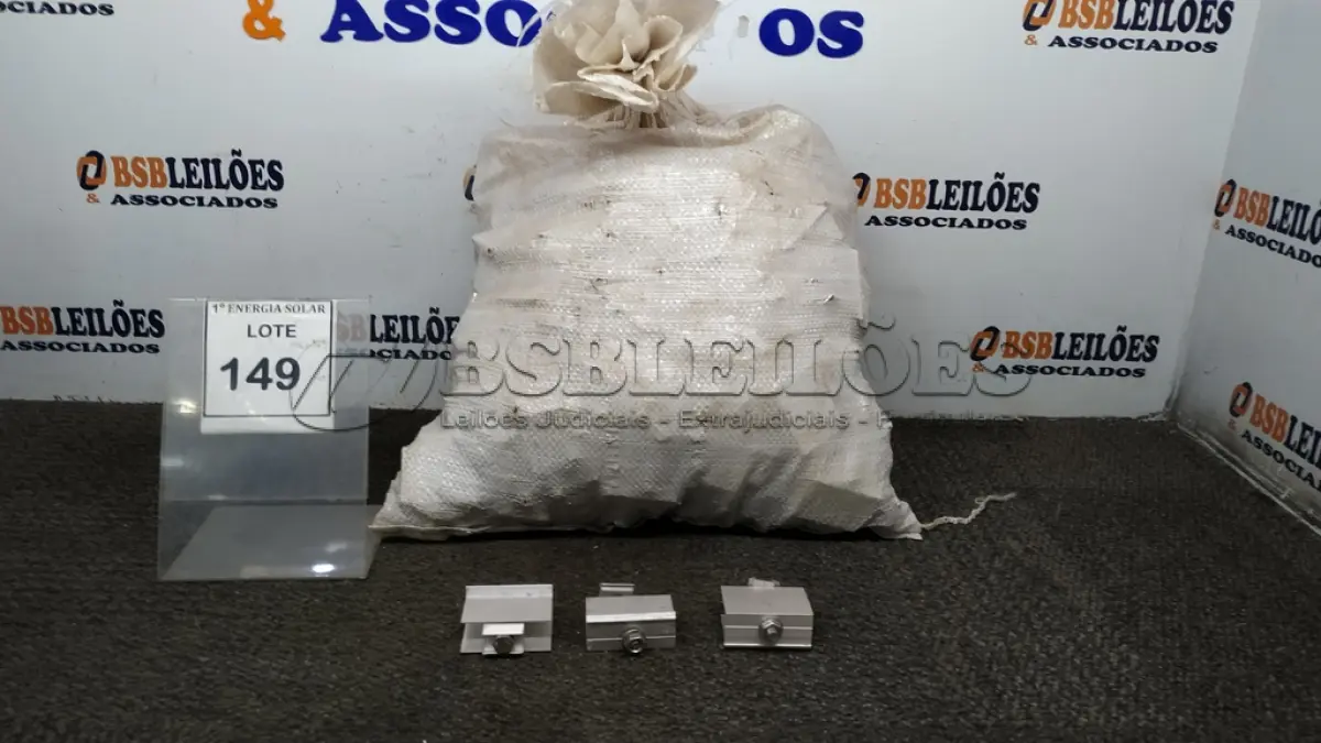 LOTE 149 - 01 SACO COM GRAMPOS FINAL PARA PAINEL. (NO ESTADO) ATENÇÃO! FAZER A VISITAÇÃO ANTES DE ARREMATAR, NÃO SABEMOS SE FUNCIONA, LEILÃO NÃO TEM GARANTIA E NEM DEVOLUÇÃO, SUJEITO A POSSÍVEIS AVARIAS VISÍVEIS/OCULTAS E/OU AUSÊNCIA DE COMPONENTES.