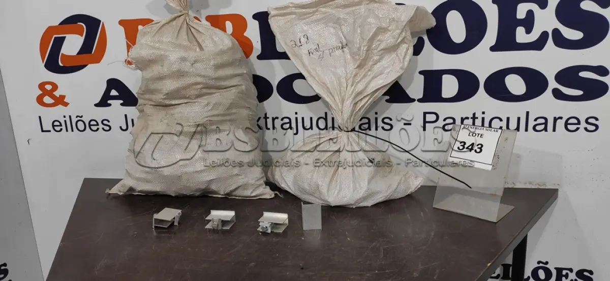 LOTE 343 - 01 SACO COM TERMINAIS FINAIS COM E SEM PARAFUSO. (NO ESTADO) ATENÇÃO! FAZER A VISITAÇÃO ANTES DE ARREMATAR, NÃO SABEMOS SE FUNCIONA, LEILÃO NÃO TEM GARANTIA E NEM DEVOLUÇÃO, SUJEITO A POSSÍVEIS AVARIAS VISÍVEIS/OCULTAS E/OU AUSÊNCIA DE COMPONENTES.