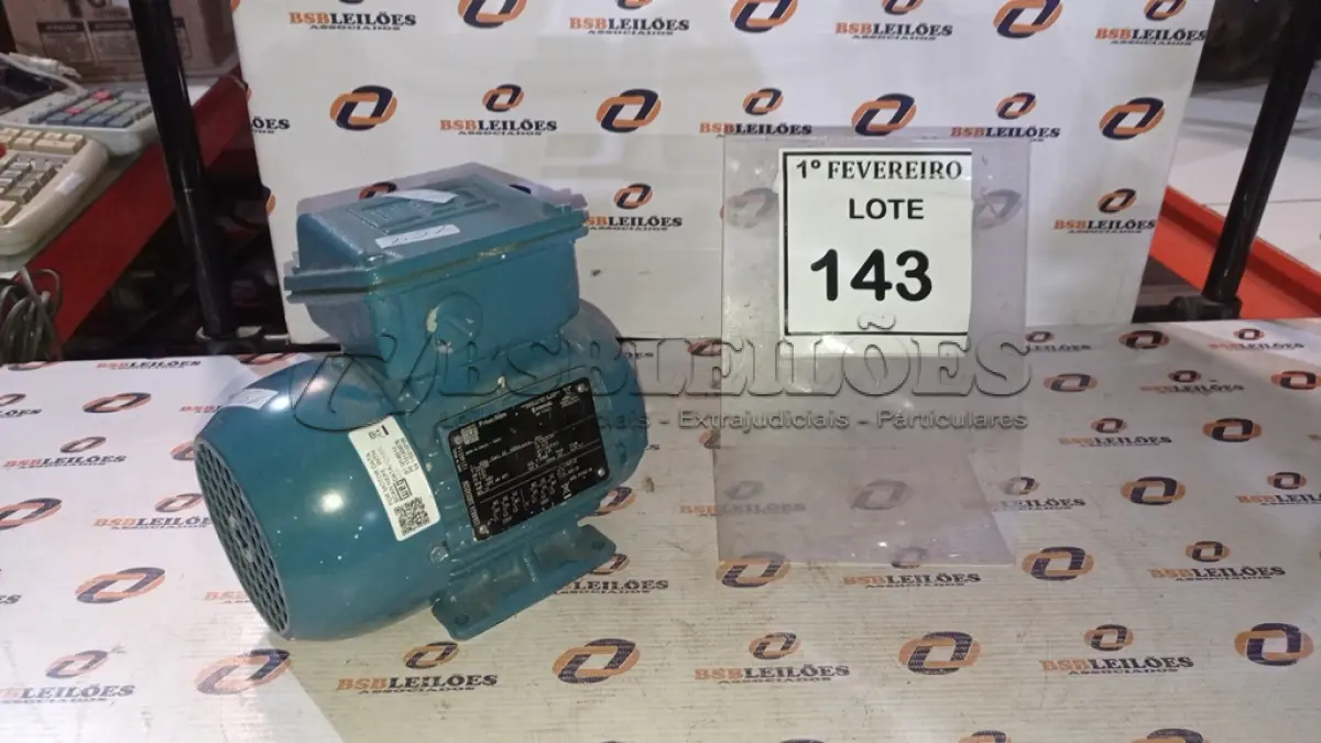LOTE 143 - 01 MOTOR ELÉTRICO W22 MARCA WEG. (NO ESTADO) ATENÇÃO! FAZER A VISITAÇÃO ANTES DE ARREMATAR, NÃO SABEMOS SE FUNCIONA, LEILÃO NÃO TEM GARANTIA E NEM DEVOLUÇÃO, SUJEITO A POSSÍVEIS AVARIAS VISÍVEIS/OCULTAS E/OU AUSÊNCIA DE COMPONENTES.