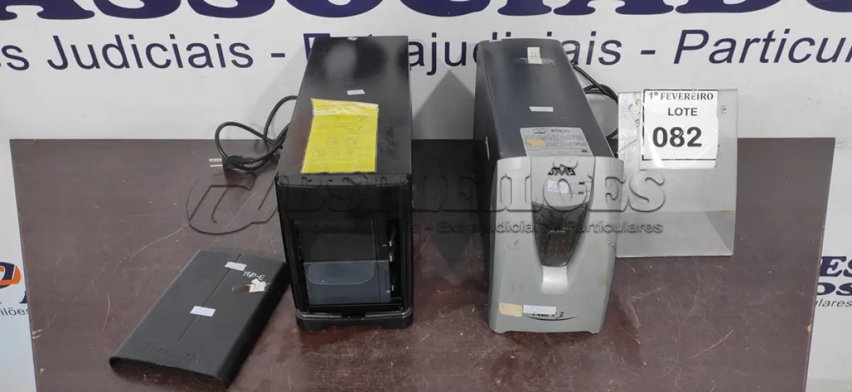 LOTE 082 - 01 NOBREAK DE 1.400VA E 01 NOBREAK DE 1.200VA. (NO ESTADO) ATENÇÃO! FAZER A VISITAÇÃO ANTES DE ARREMATAR, NÃO SABEMOS SE FUNCIONA, LEILÃO NÃO TEM GARANTIA E NEM DEVOLUÇÃO, SUJEITO A POSSÍVEIS AVARIAS VISÍVEIS/OCULTAS E/OU AUSÊNCIA DE COMPONENTES.