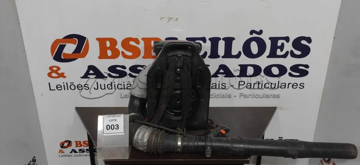LOTE 003 - 01 SOPRADOR MARCA KAWASHIMA INCOMPLETO. (NO ESTADO) ATENÇÃO! FAZER A VISITAÇÃO ANTES DE ARREMATAR, NÃO SABEMOS SE FUNCIONA, LEILÃO NÃO TEM GARANTIA E NEM DEVOLUÇÃO, SUJEITO A POSSÍVEIS AVARIAS VISÍVEIS/OCULTAS E/OU AUSÊNCIA DE COMPONENTES.