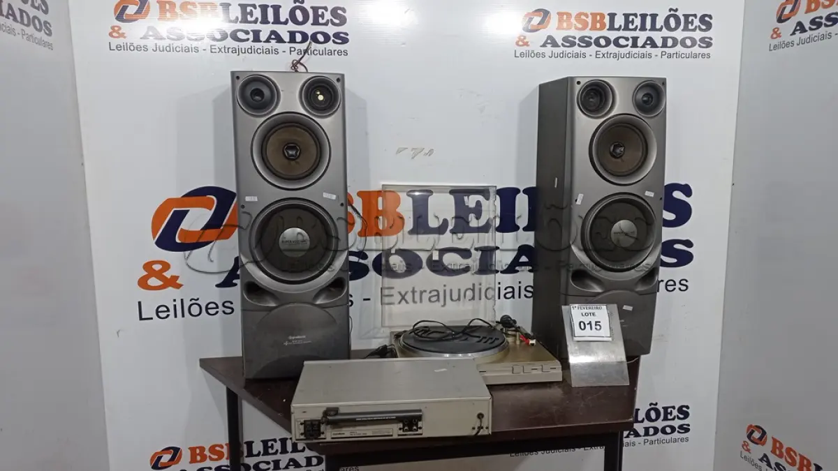 LOTE 015 - 01 TOCA DISCO MODELO DS40 MARCA GRADIENTE E 01 TUNNER MODULAR MARCA GRADIENTE COM 02 CAIXAS MODELO VOLCANIC MARCA GRADIENTE. (NO ESTADO) ATENÇÃO! FAZER A VISITAÇÃO ANTES DE ARREMATAR, NÃO SABEMOS SE FUNCIONA, LEILÃO NÃO TEM GARANTIA E NEM DEVOLUÇÃO, SUJEITO A POSSÍVEIS AVARIAS VISÍVEIS/OCULTAS E/OU AUSÊNCIA DE COMPONENTES.
