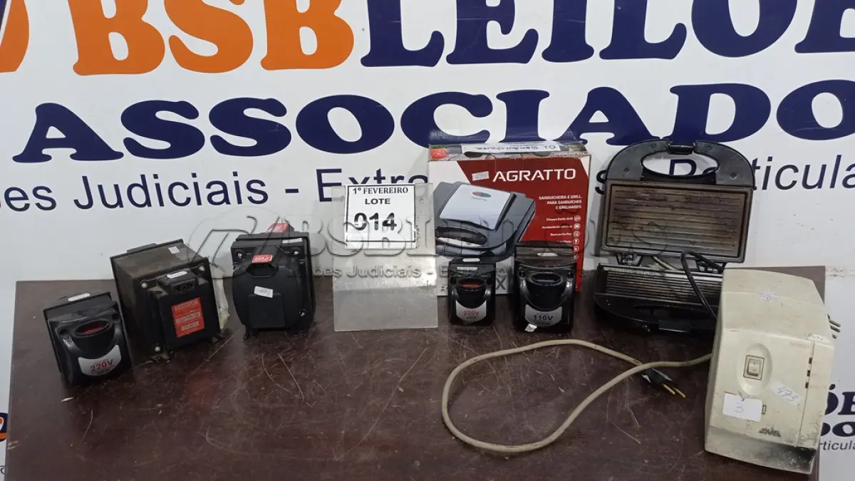 LOTE 014 - 05 TRANSFORMADORES, 01 ESTABILIZADOR DE 1.000 VA E 01 SANDUICHEIRA MARCA AGRATTO 220V. (NO ESTADO) ATENÇÃO! FAZER A VISITAÇÃO ANTES DE ARREMATAR, NÃO SABEMOS SE FUNCIONA, LEILÃO NÃO TEM GARANTIA E NEM DEVOLUÇÃO, SUJEITO A POSSÍVEIS AVARIAS VISÍVEIS/OCULTAS E/OU AUSÊNCIA DE COMPONENTES.