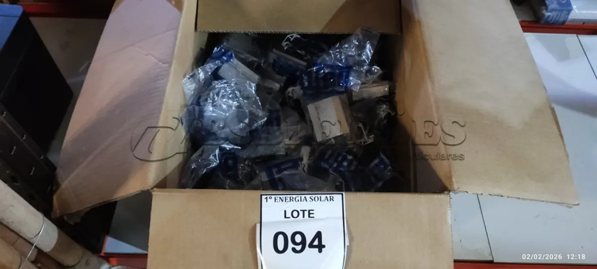 LOTE 094 - 01 CAIXA COM SUPORTES PARA MICRO INVERSOR WEG METÁLICO. (NO ESTADO) ATENÇÃO! FAZER A VISITAÇÃO ANTES DE ARREMATAR, NÃO SABEMOS SE FUNCIONA, LEILÃO NÃO TEM GARANTIA E NEM DEVOLUÇÃO, SUJEITO A POSSÍVEIS AVARIAS VISÍVEIS/OCULTAS E/OU AUSÊNCIA DE COMPONENTES.