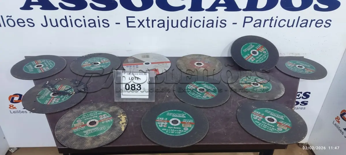 LOTE 083 - 12 DISCOS DE CORTE 9”. (NO ESTADO) ATENÇÃO! FAZER A VISITAÇÃO ANTES DE ARREMATAR, NÃO SABEMOS SE FUNCIONA, LEILÃO NÃO TEM GARANTIA E NEM DEVOLUÇÃO, SUJEITO A POSSÍVEIS AVARIAS VISÍVEIS/OCULTAS E/OU AUSÊNCIA DE COMPONENTES.
