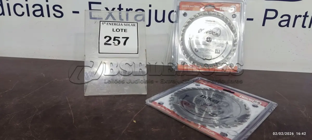 LOTE 257 - 02 LÂMINAS DE SERRA CIRCULAR PARA MADEIRA MARCA NOVE54(NOVO). (NO ESTADO) ATENÇÃO! FAZER A VISITAÇÃO ANTES DE ARREMATAR, NÃO SABEMOS SE FUNCIONA, LEILÃO NÃO TEM GARANTIA E NEM DEVOL UÇÃO, SUJEITO A POSSÍVEIS AVARIAS VISÍVEIS/OCULTAS E/OU AUSÊNCIA DE COMPONENTES.