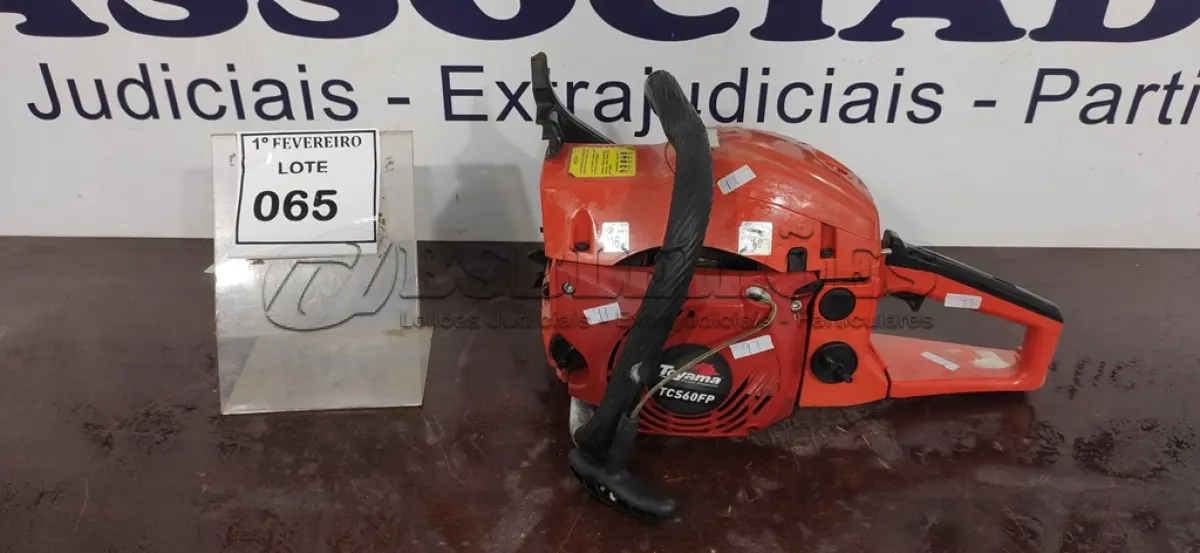 LOTE 065 - 01 MOTOSSERRA A GASOLINA MODELO TCS60FP MARCA TOYAMA INCOMPLETA. (NO ESTADO) ATENÇÃO! FAZER A VISITAÇÃO ANTES DE ARREMATAR, NÃO SABEMOS SE FUNCIONA, LEILÃO NÃO TEM GARANTIA E NEM DEVOLUÇÃO, SUJEITO A POSSÍVEIS AVARIAS VISÍVEIS/OCULTAS E/OU AUSÊNCIA DE COMPONENTES.