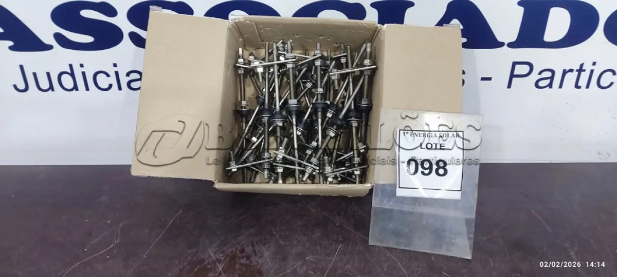 LOTE 098 - 01 CAIXA COM PARAFUSOS DE FIXAÇÃO METÁLICO M10 X 250MM AÇO INOX.  (NO ESTADO) ATENÇÃO! FAZER A VISITAÇÃO ANTES DE ARREMATAR, NÃO SABEMOS SE FUNCIONA, LEILÃO NÃO TEM GARANTIA E NEM DEVOLUÇÃO, SUJEITO A POSSÍVEIS AVARIAS VISÍVEIS/OCULTAS E/OU AUSÊNCIA DE COMPONENTES.