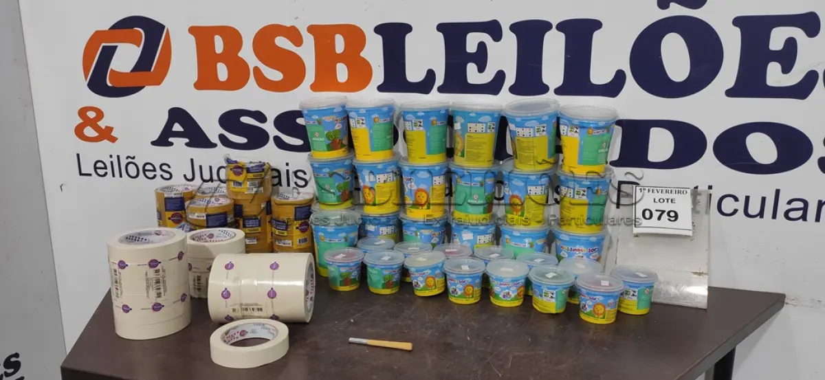 LOTE 079 - 01 LOTE COM GRANDE QUANTIDADE DE FITAS ADESIVAS E MASSINHAS DE MODELAR. (NO ESTADO) ATENÇÃO! FAZER A VISITAÇÃO ANTES DE ARREMATAR, NÃO SABEMOS SE FUNCIONA, LEILÃO NÃO TEM GARANTIA E NEM DEVOLUÇÃO, SUJEITO A POSSÍVEIS AVARIAS VISÍVEIS/OCULTAS E/OU AUSÊNCIA DE COMPONENTES.