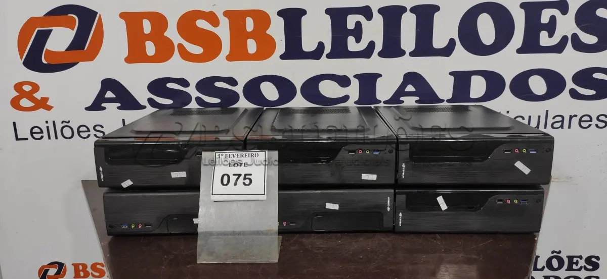 LOTE 075 - 06 GABINETES VAZIOS. (NO ESTADO) ATENÇÃO! FAZER A VISITAÇÃO ANTES DE ARREMATAR, NÃO SABEMOS SE FUNCIONA, LEILÃO NÃO TEM GARANTIA E NEM DEVOLUÇÃO, SUJEITO A POSSÍVEIS AVARIAS VISÍVEIS/OCULTAS E/OU AUSÊNCIA DE COMPONENTES.