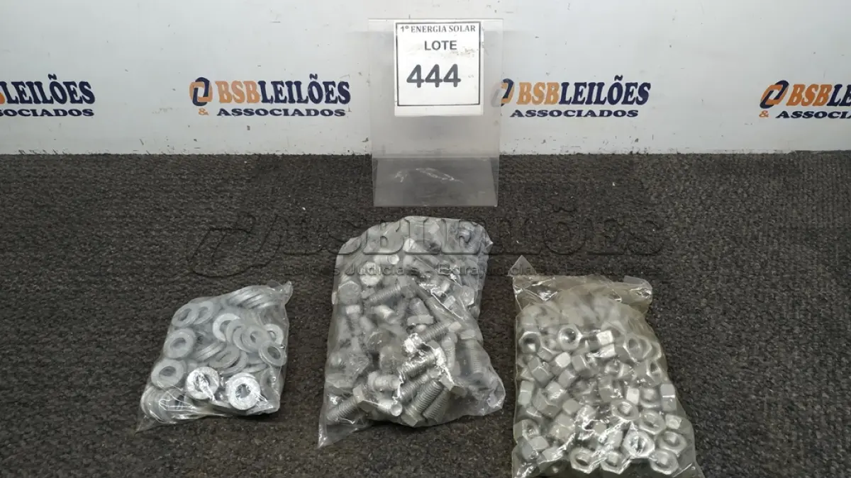 LOTE 444 - 01 CAIXA COM KIT FIXADOR ½. (NO ESTADO) ATENÇÃO! FAZER A VISITAÇÃO ANTES DE ARREMATAR, NÃO SABEMOS SE FUNCIONA, LEILÃO NÃO TEM GARANTIA E NEM DEVOLUÇÃO, SUJEITO A POSSÍVEIS AVARIAS VISÍVEIS/OCULTAS E/OU 