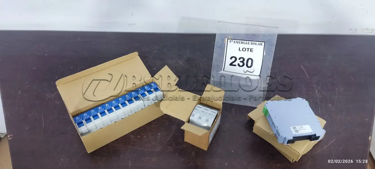 LOTE 230 - 12 BASES PARA FUSÍVEL 10X38MM 1P 32AH, 01 MÓDULO DE DETECÇÃO SOLAR CFW500 E 02 PROTETORES DE SURTO.  (NO ESTADO) ATENÇÃO! FAZER A VISITAÇÃO ANTES DE ARREMATAR, NÃO SABEMOS SE FUNCIONA, LEILÃO NÃO TEM GARANTIA E NEM DEVOLUÇÃO, SUJEITO A POSSÍVEIS AVARIAS VISÍVEIS/OCULTAS E/OU AUSÊNCIA DE COMPONENTES.