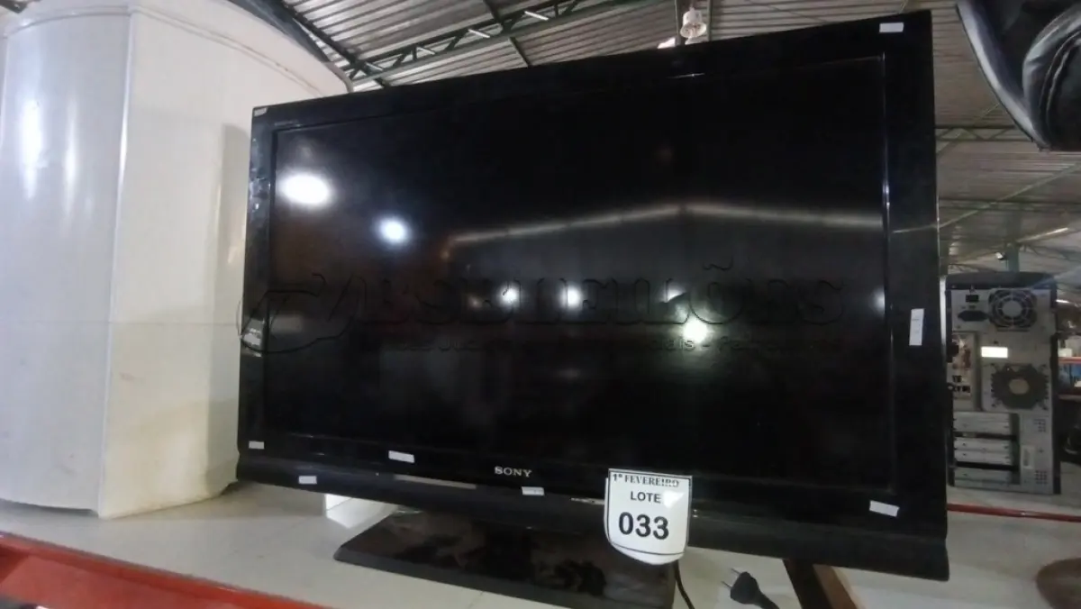 LOTE 033 - 01 TV LCD DE 40’’ MARCA SONY. (NO ESTADO) ATENÇÃO! FAZER A VISITAÇÃO ANTES DE ARREMATAR, NÃO SABEMOS SE FUNCIONA, LEILÃO NÃO TEM GARANTIA E NEM DEVOLUÇÃO, SUJEITO A POSSÍVEIS AVARIAS VISÍVEIS/OCULTAS E/OU AUSÊNCIA DE COMPONENTES.