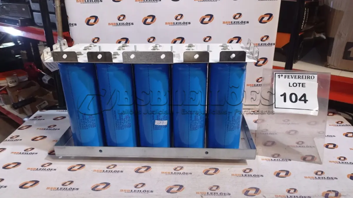 LOTE 104 - 10 CAPACITORES 6.000UF. (NO ESTADO) ATENÇÃO! FAZER A VISITAÇÃO ANTES DE ARREMATAR, NÃO SABEMOS SE FUNCIONA, LEILÃO NÃO TEM GARANTIA E NEM DEVOLUÇÃO, SUJEITO A POSSÍVEIS AVARIAS VISÍVEIS/OCULTAS E/OU AUSÊNCIA DE COMPONENTES.