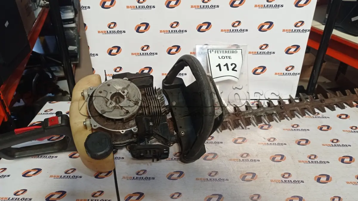 LOTE 112 - 01 PODADOR DE CERCA VIVA INCOMPLETO. (NO ESTADO) ATENÇÃO! FAZER A VISITAÇÃO ANTES DE ARREMATAR, NÃO SABEMOS SE FUNCIONA, LEILÃO NÃO TEM GARANTIA E NEM DEVOLUÇÃO, SUJEITO A POSSÍVEIS AVARIAS VISÍVEIS/OCULTAS E/OU AUSÊNCIA DE COMPONENTES.