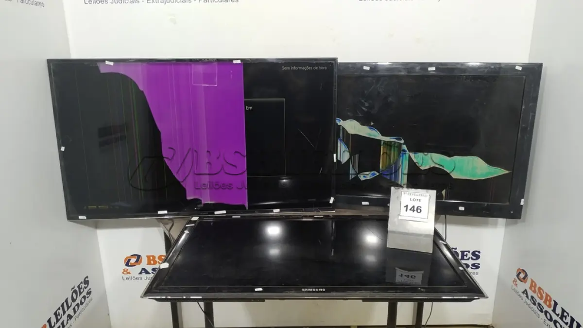 LOTE 146 - 02 TVS 40” MARCA SAMSUNG E 01 TV 42” MARCA CCE. (NO ESTADO) ATENÇÃO! FAZER A VISITAÇÃO ANTES DE ARREMATAR, NÃO SABEMOS SE FUNCIONA, LEILÃO NÃO TEM GARANTIA E NEM DEVOLUÇÃO, SUJEITO A POSSÍVEIS AVARIAS VISÍVEIS/OCULTAS E/OU AUSÊNCIA DE COMPONENTES.
