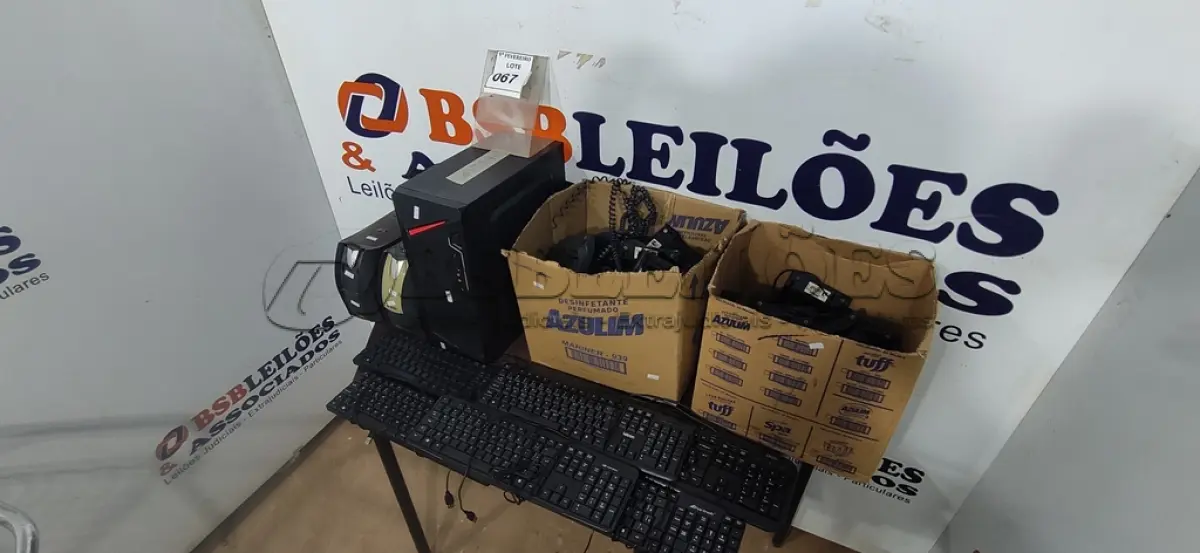LOTE 067 - 01 GABINETE, 02 NOBREAKS SMS, 06 TECLADOS DE PC E VÁRIOS TELEFONES FIXOS. (NO ESTADO) ATENÇÃO! FAZER A VISITAÇÃO ANTES DE ARREMATAR, NÃO SABEMOS SE FUNCIONA, LEILÃO NÃO TEM GARANTIA E NEM DEVOLUÇÃO, SUJEITO A POSSÍVEIS AVARIAS VISÍVEIS/OCULTAS E/OU AUSÊNCIA DE COMPONENTES.
