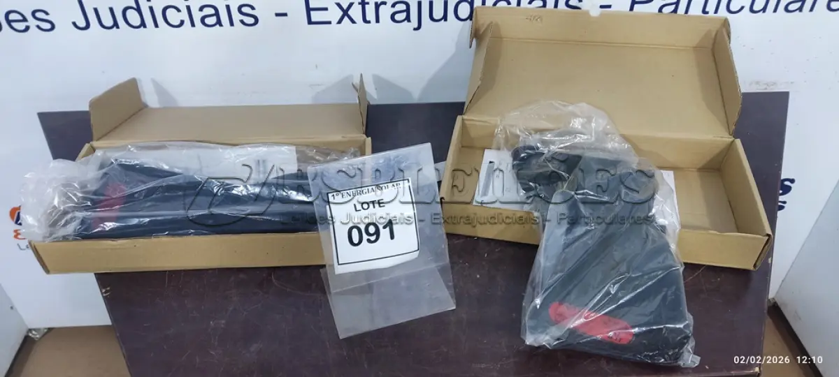 LOTE 091 - 02 PARES DE LUVAS ISOLANTES TAMANHO 9,5. (NO ESTADO) ATENÇÃO! FAZER A VISITAÇÃO ANTES DE ARREMATAR, NÃO SABEMOS SE FUNCIONA, LEILÃO NÃO TEM GARANTIA E NEM DEVOLUÇÃO, SUJEITO A POSSÍVEIS AVARIAS VISÍVEIS/OCULTAS E/OU AUSÊNCIA DE COMPONENTES.