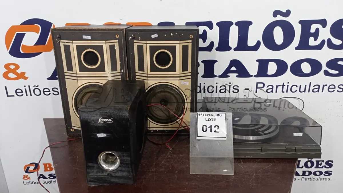 LOTE 012 - 01 TOCA DISCO MODELO SPECT 87 MARCA GRADIENTE. (NO ESTADO) ATENÇÃO! FAZER A VISITAÇÃO ANTES DE ARREMATAR, NÃO SABEMOS SE FUNCIONA, LEILÃO NÃO TEM GARANTIA E NEM DEVOLUÇÃO, SUJEITO A POSSÍVEIS AVARIAS VISÍVEIS/OCULTAS E/OU AUSÊNCIA DE COMPONENTES.