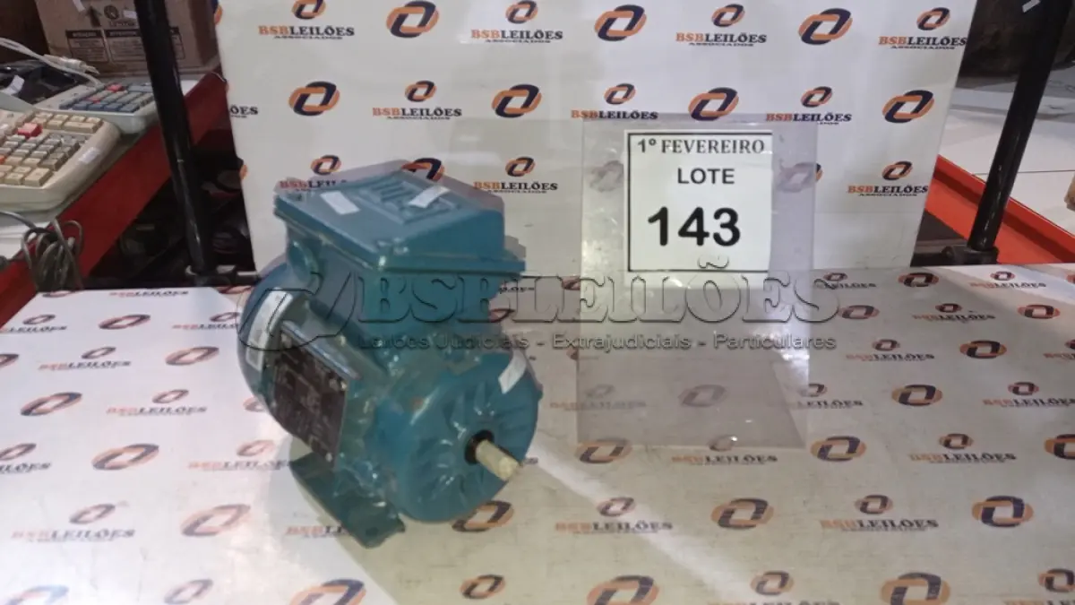LOTE 143 - 01 MOTOR ELÉTRICO W22 MARCA WEG. (NO ESTADO) ATENÇÃO! FAZER A VISITAÇÃO ANTES DE ARREMATAR, NÃO SABEMOS SE FUNCIONA, LEILÃO NÃO TEM GARANTIA E NEM DEVOLUÇÃO, SUJEITO A POSSÍVEIS AVARIAS VISÍVEIS/OCULTAS E/OU AUSÊNCIA DE COMPONENTES.