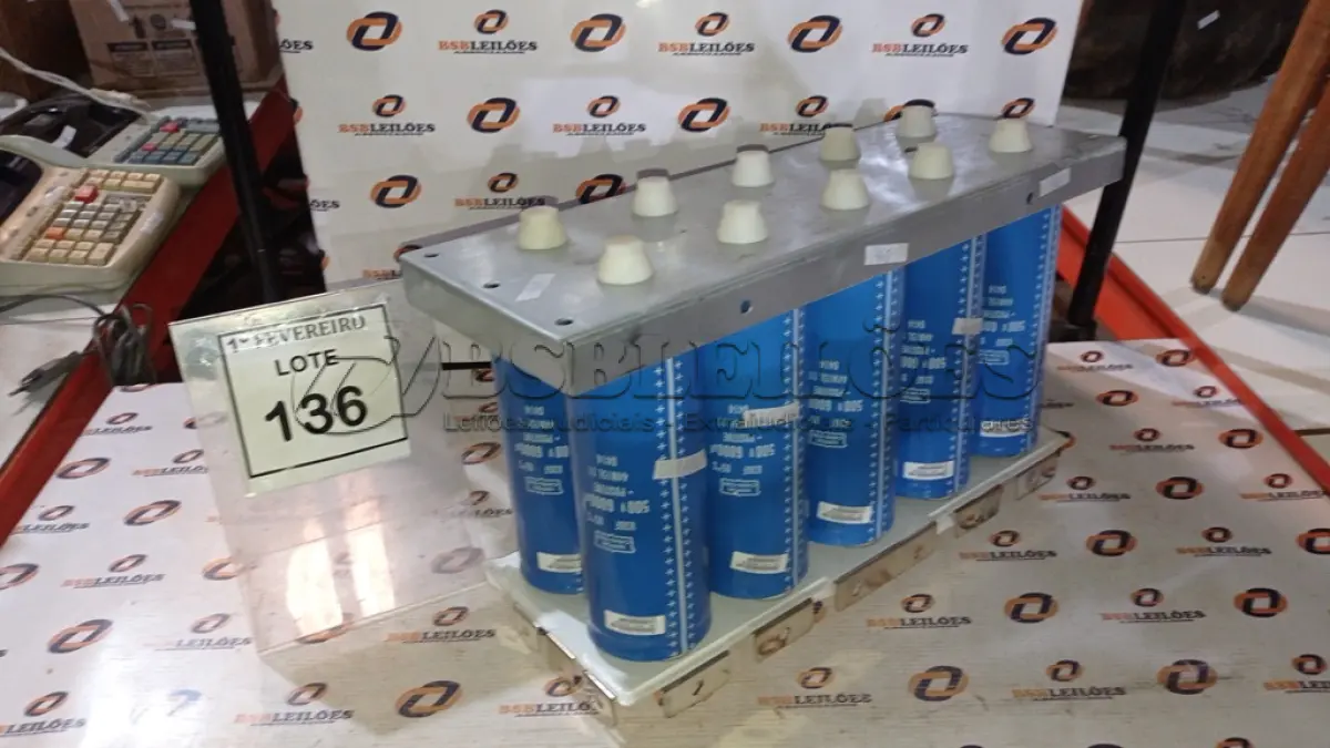 LOTE 136 - 10 CAPACITORES 6.000UF. (NO ESTADO) ATENÇÃO! FAZER A VISITAÇÃO ANTES DE ARREMATAR, NÃO SABEMOS SE FUNCIONA, LEILÃO NÃO TEM GARANTIA E NEM DEVOLUÇÃO, SUJEITO A POSSÍVEIS AVARIAS VISÍVEIS/OCULTAS E/OU AUSÊNCIA DE COMPONENTES.