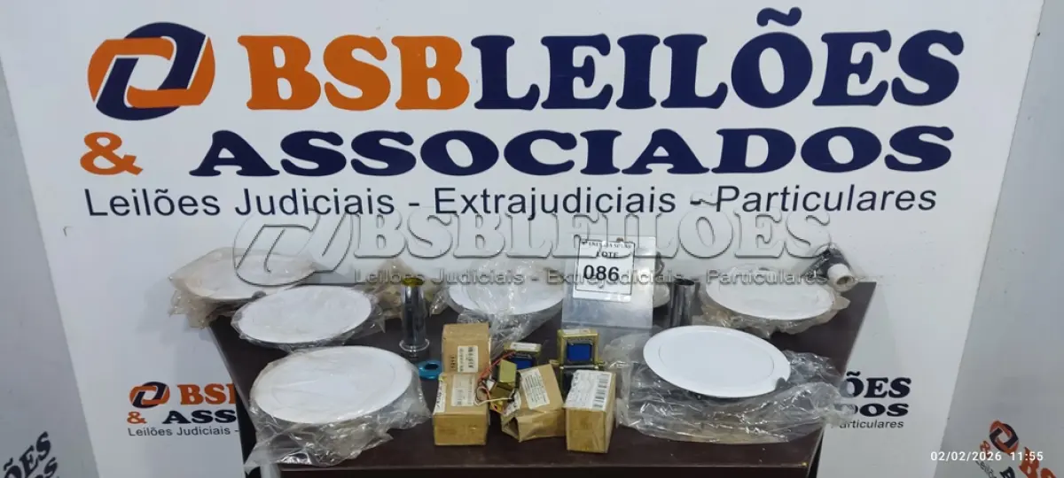 LOTE 086 - 01 LOTE COM AUTO FALANTES ARANDELA 6” COM DIFUSOR 10W RMS DE EMBUTIR. (NO ESTADO) ATENÇÃO! FAZER A VISITAÇÃO ANTES DE ARREMATAR, NÃO SABEMOS SE FUNCIONA, LEILÃO NÃO TEM GARANTIA E NEM DEVOLUÇÃO, SUJEITO A POSSÍVEIS AVARIAS VISÍVEIS/OCULTAS E/OU AUSÊNCIA DE COMPONENTES.