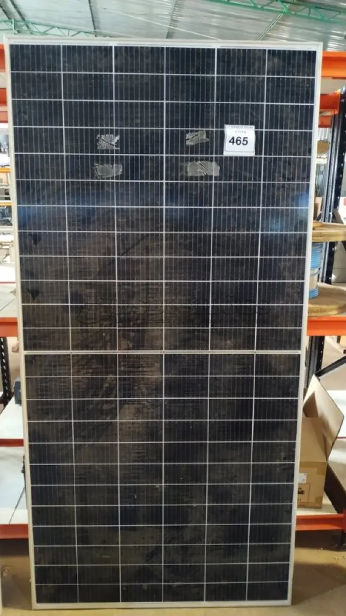 LOTE 465 - 01 MÓDULO SOLAR 405 WATTS. (NO ESTADO) ATENÇÃO! FAZER A VISITAÇÃO ANTES DE ARREMATAR, NÃO SABEMOS SE FUNCIONA, LEILÃO NÃO TEM GARANTIA E NEM DEVOLUÇÃO, SUJEITO A POSSÍVEIS AVARIAS VISÍVEIS/OCULTAS