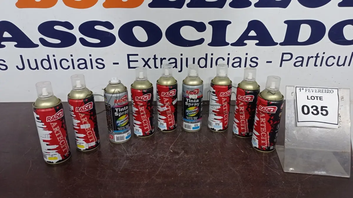 LOTE 035 - 09 TINTAS SPRAY PARA USO ARTÍSTICO MARCA RADEX CORES DIVERSAS. (NO ESTADO) ATENÇÃO! FAZER A VISITAÇÃO ANTES DE ARREMATAR, NÃO SABEMOS SE FUNCIONA, LEILÃO NÃO TEM GARANTIA E NEM DEVOLUÇÃO, SUJEITO A POSSÍVEIS AVARIAS VISÍVEIS/OCULTAS E/OU AUSÊNCIA DE COMPONENTES.
