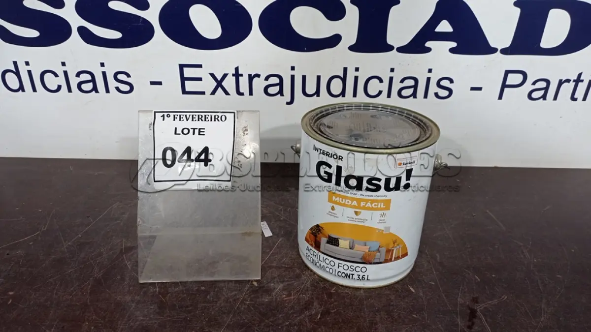 LOTE 044 - 01 LATA DE TINTA ACRÍLICA FOSCO CAMURÇA 3,6L INTERIOR/EXTERIOR MARCA GLASURIT. (NO ESTADO) ATENÇÃO! FAZER A VISITAÇÃO ANTES DE ARREMATAR, NÃO SABEMOS SE FUNCIONA, LEILÃO NÃO TEM GARANTIA E NEM DEVOLUÇÃO, SUJEITO A POSSÍVEIS AVARIAS VISÍVEIS/OCULTAS E/OU AUSÊNCIA DE COMPONENTES.
