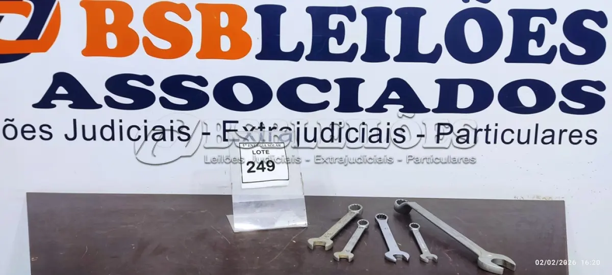 LOTE 249 - 05 CHAVES COMBINADAS N* 23, 22, 19, 16 E 14. (NO ESTADO) ATENÇÃO! FAZER A VISITAÇÃO ANTES DE ARREMATAR, NÃO SABEMOS SE FUNCIONA, LEILÃO NÃO TEM GARANTIA E NEM DEVOLUÇÃO, SUJEITO A POSSÍVEIS AVARIAS VISÍVEIS/OCULTAS E/OU AUSÊNCIA DE COMPONENTES.