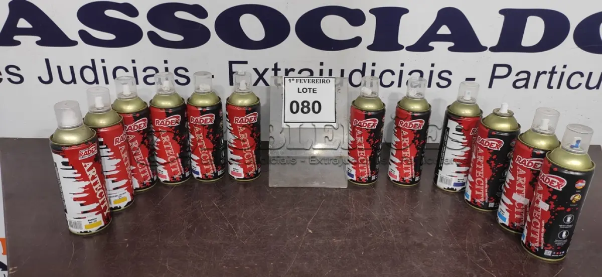 LOTE 080 - 12 TINTAS SPRAY PARA USO ARTÍSTICO MARCA RADEX CORES DIVERSAS. (NO ESTADO) ATENÇÃO! FAZER A VISITAÇÃO ANTES DE ARREMATAR, NÃO SABEMOS SE FUNCIONA, LEILÃO NÃO TEM GARANTIA E NEM DEVOLUÇÃO, SUJEITO A POSSÍVEIS AVARIAS VISÍVEIS/OCULTAS E/OU AUSÊNCIA DE COMPONENTES.