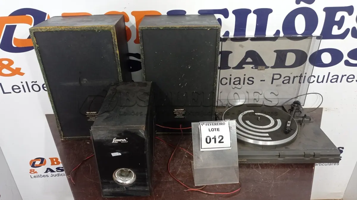 LOTE 012 - 01 TOCA DISCO MODELO SPECT 87 MARCA GRADIENTE. (NO ESTADO) ATENÇÃO! FAZER A VISITAÇÃO ANTES DE ARREMATAR, NÃO SABEMOS SE FUNCIONA, LEILÃO NÃO TEM GARANTIA E NEM DEVOLUÇÃO, SUJEITO A POSSÍVEIS AVARIAS VISÍVEIS/OCULTAS E/OU AUSÊNCIA DE COMPONENTES.